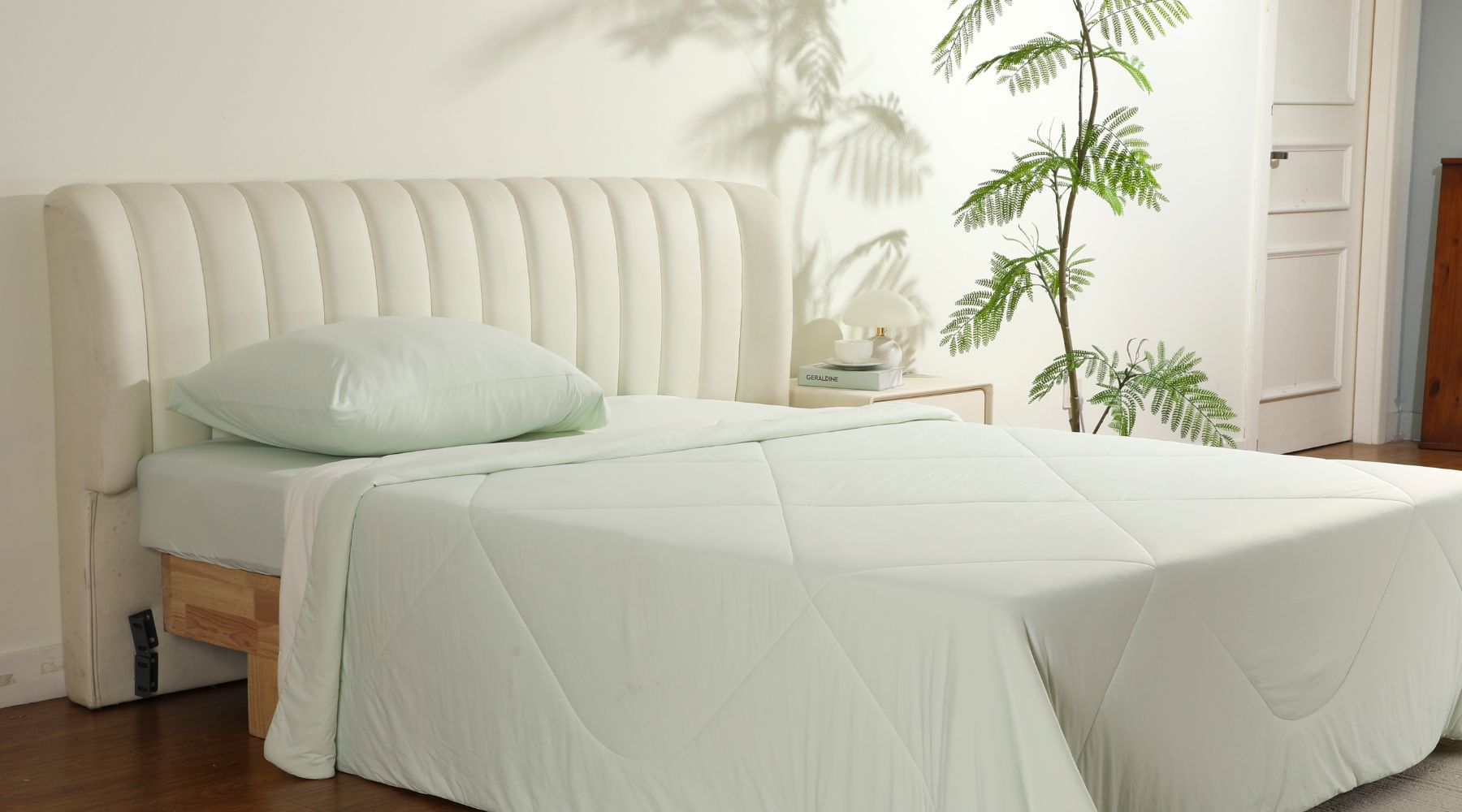 Cooling Comforter vs Regular Comforter: What’s the Real Difference?