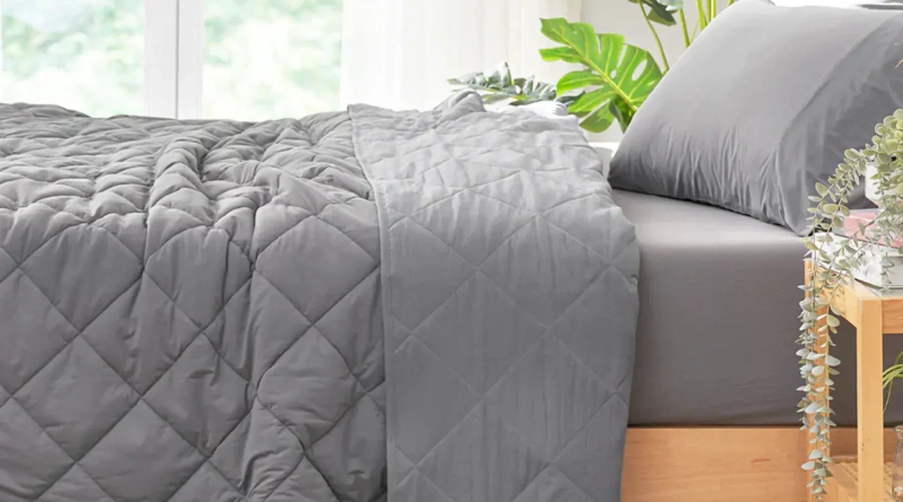 The Science Behind Cooling Blankets: How They Keep You Comfortable - Cozy Bliss