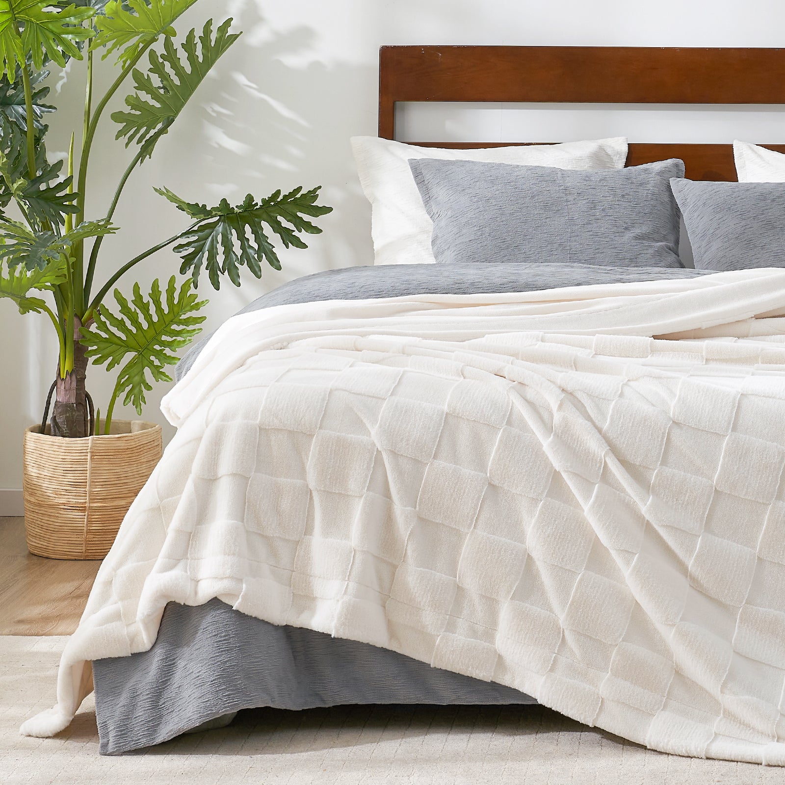 Checkerboard Faux Fur Throw Blanket