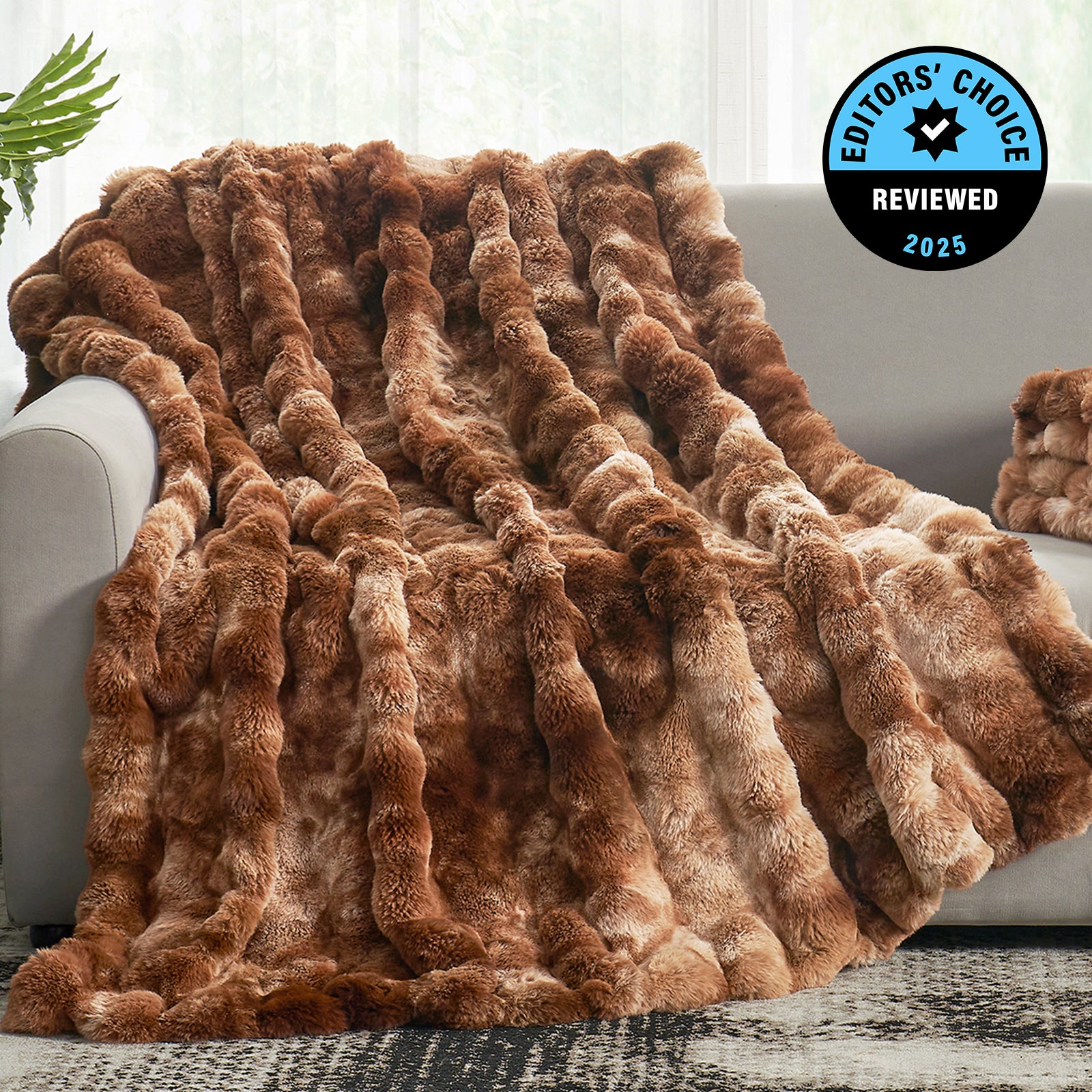 Cozy Bliss Luxurious Bubble Faux Fur Throw Blanket in tie-dye brown front view. #color_Tie-dye Brown