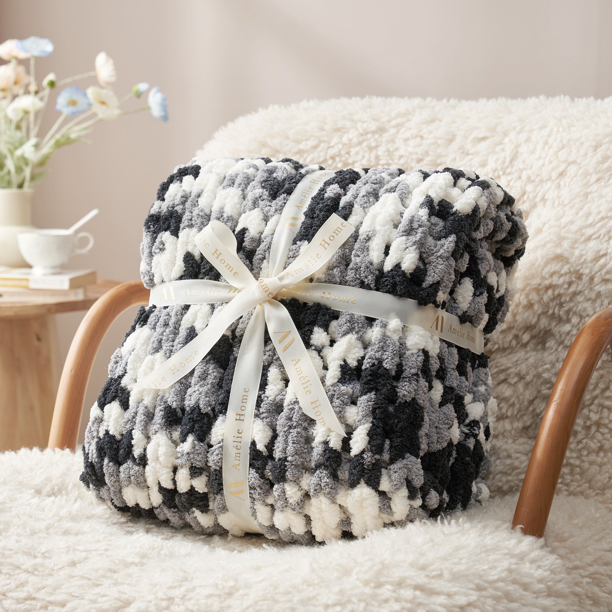 Cozy Bliss X Amélie Home Handmade Chenille Cable Knitted Crochet Throw Blanket