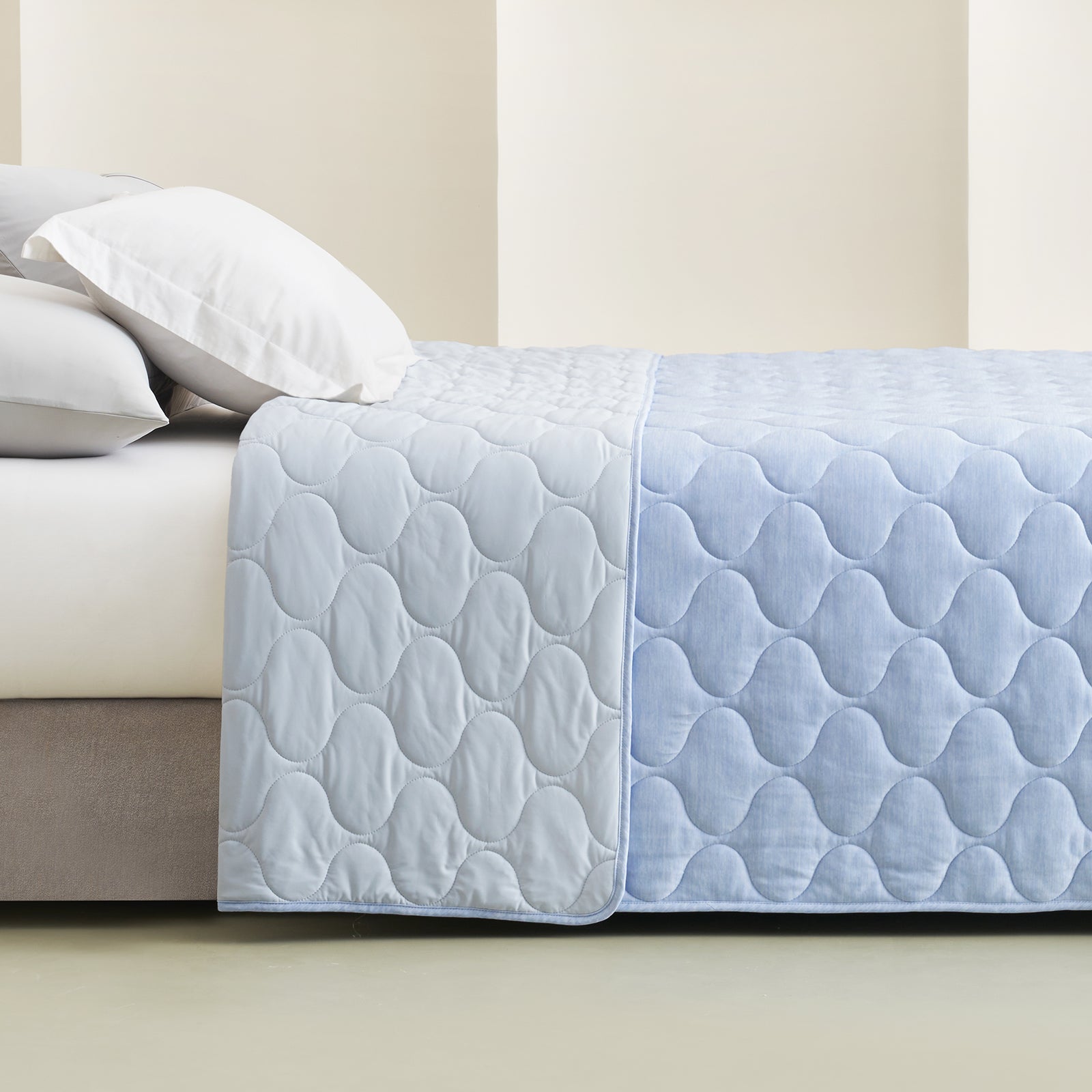 Dual-Sided Cooling Blanket in light blue with cloud pattern, premium comforter #color_Cool Blue