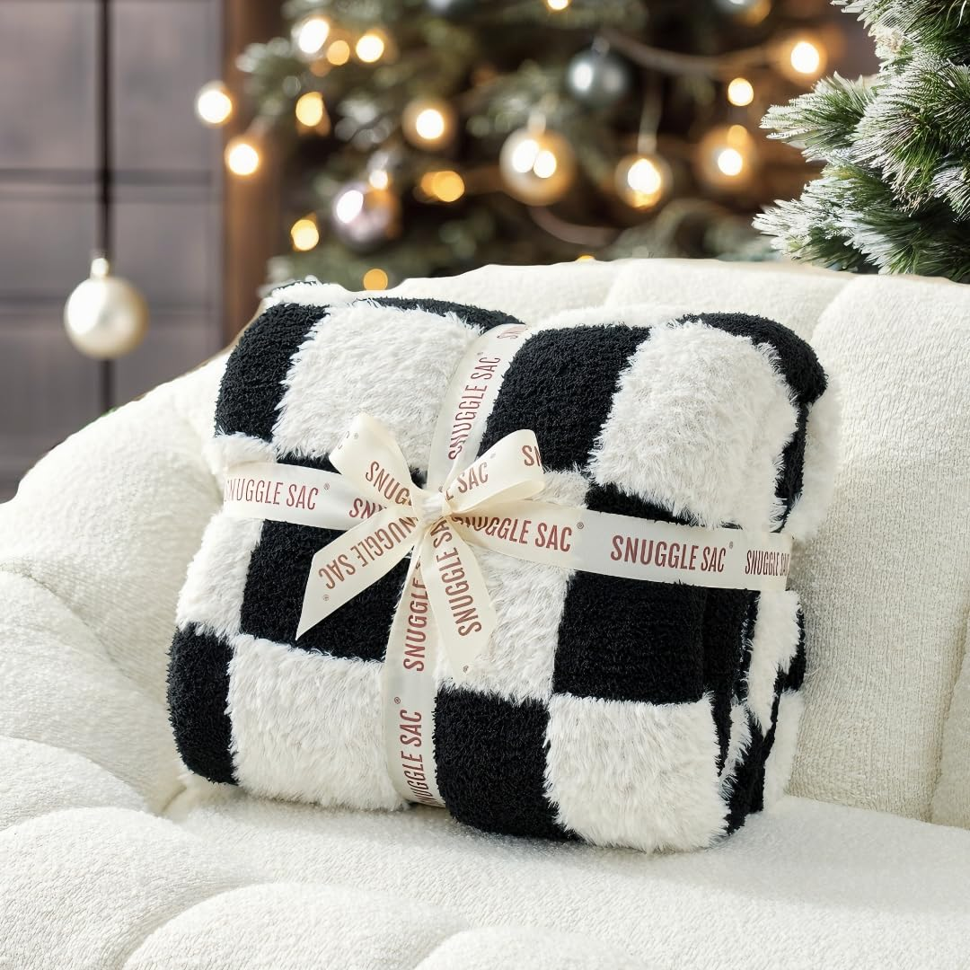 #Color_Black & White