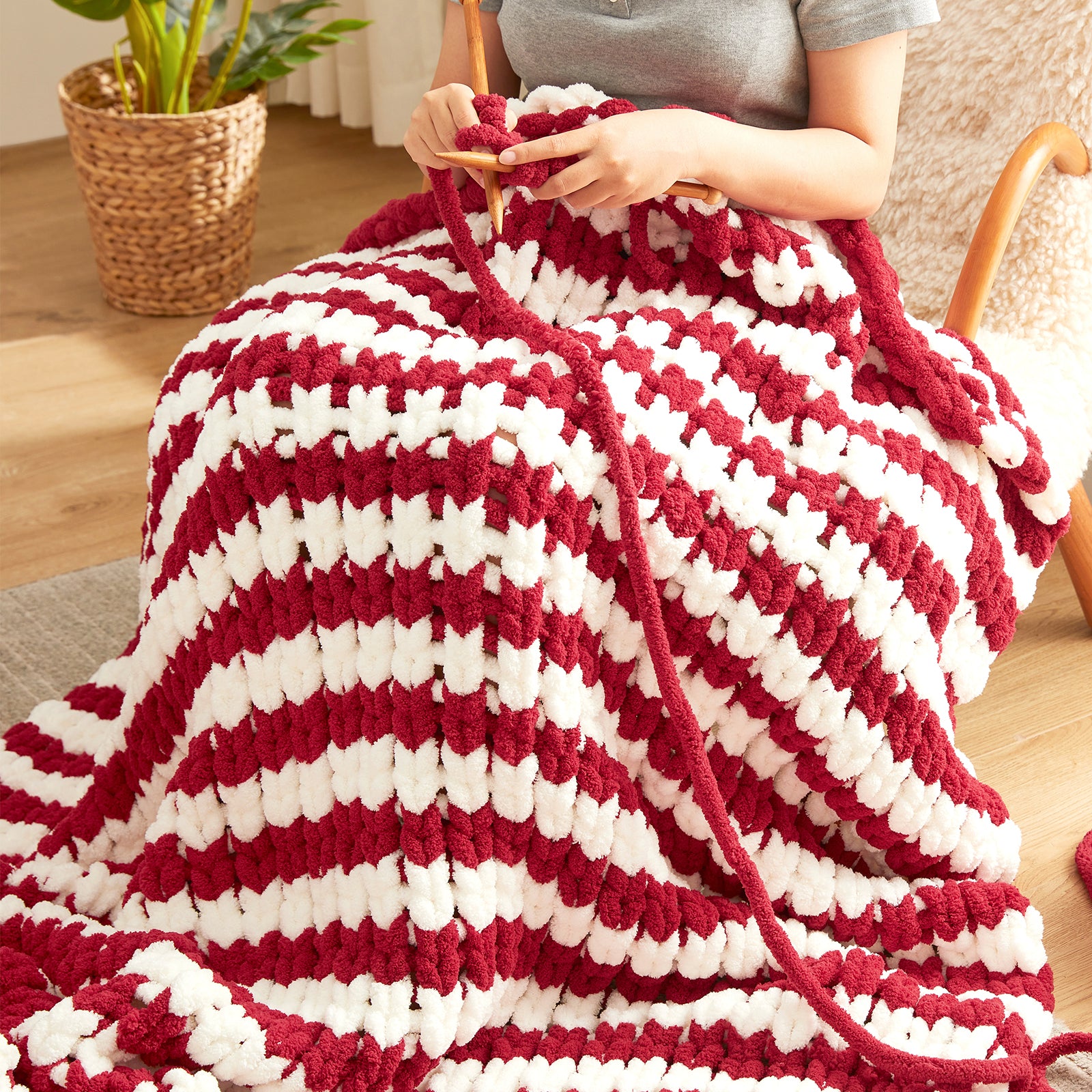 Cozy Bliss X Amélie Home Handmade Chenille Cable Knitted Crochet Throw Blanket