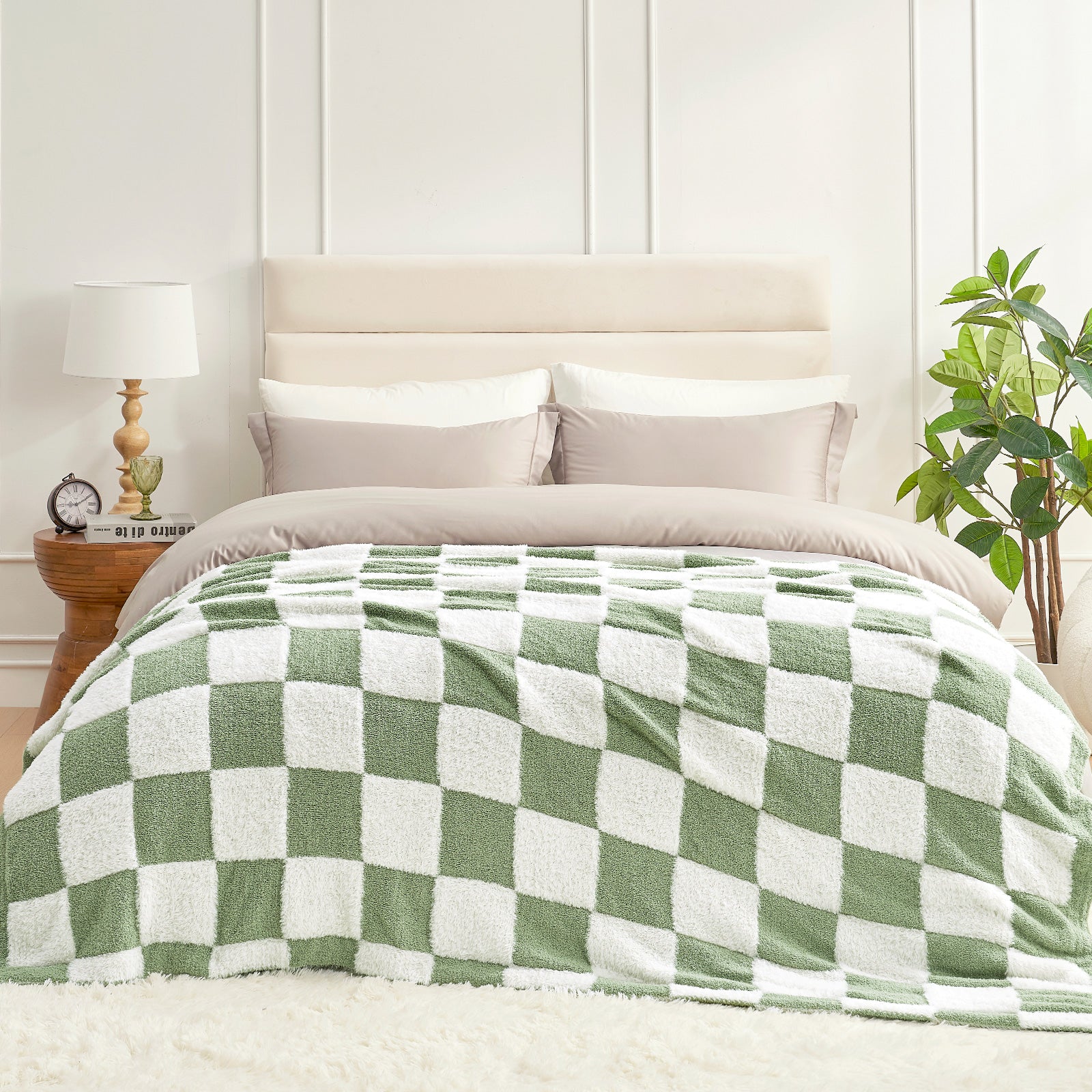 #Color_Sage Green & White