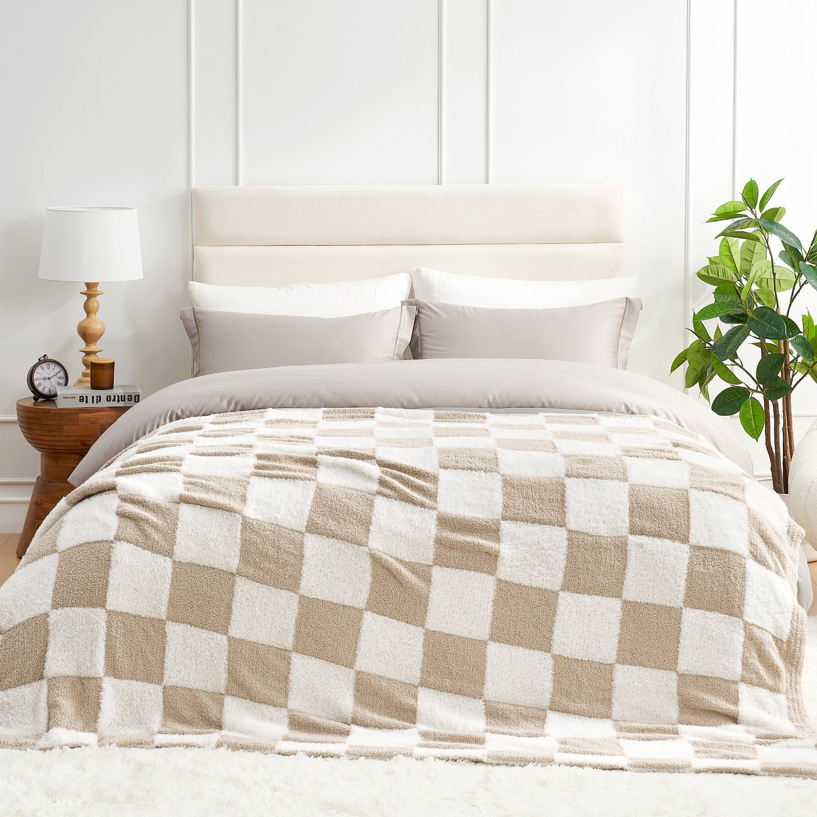 #Color_Beige & White