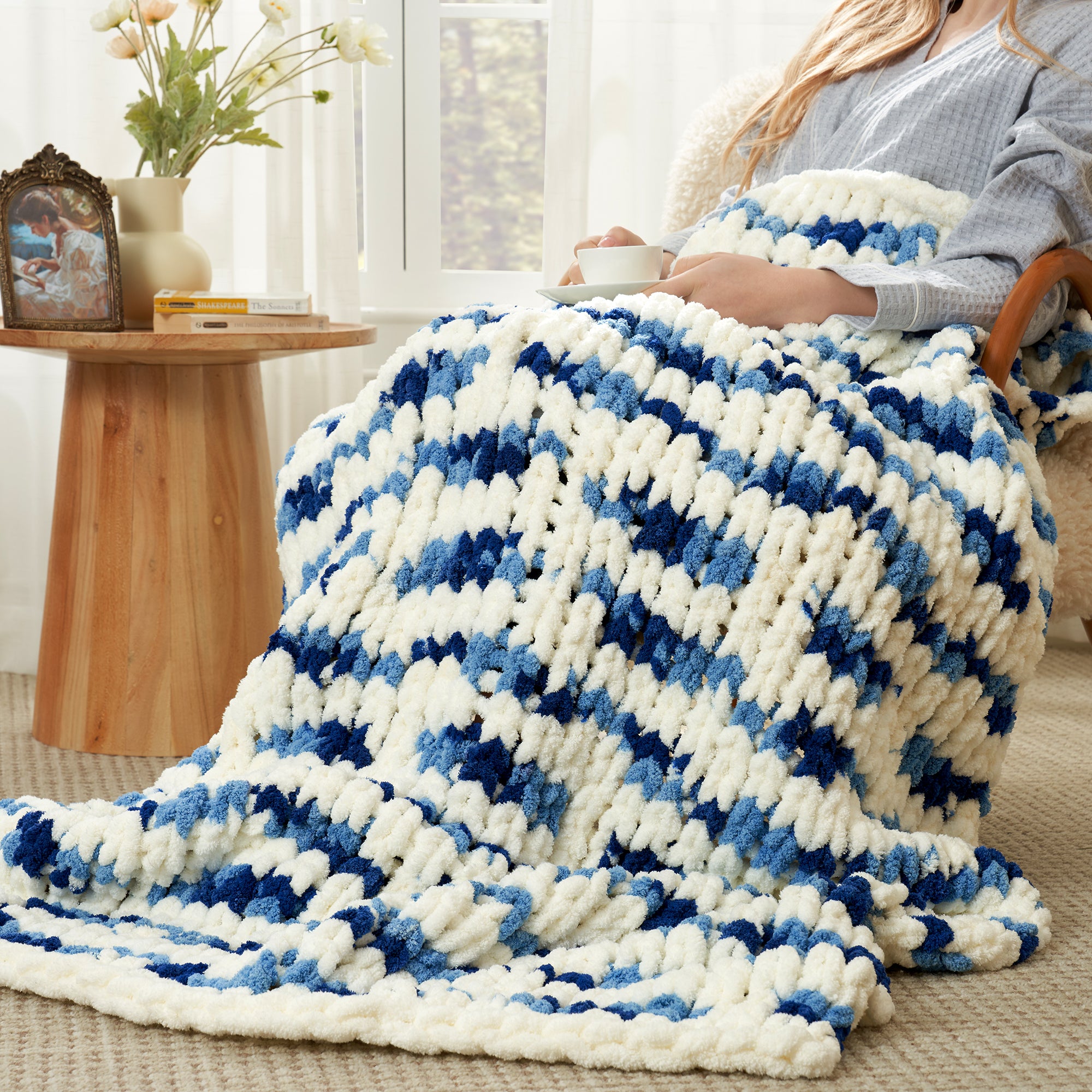 Cozy Bliss X Amélie Home Handmade Chenille Cable Knitted Crochet Throw Blanket