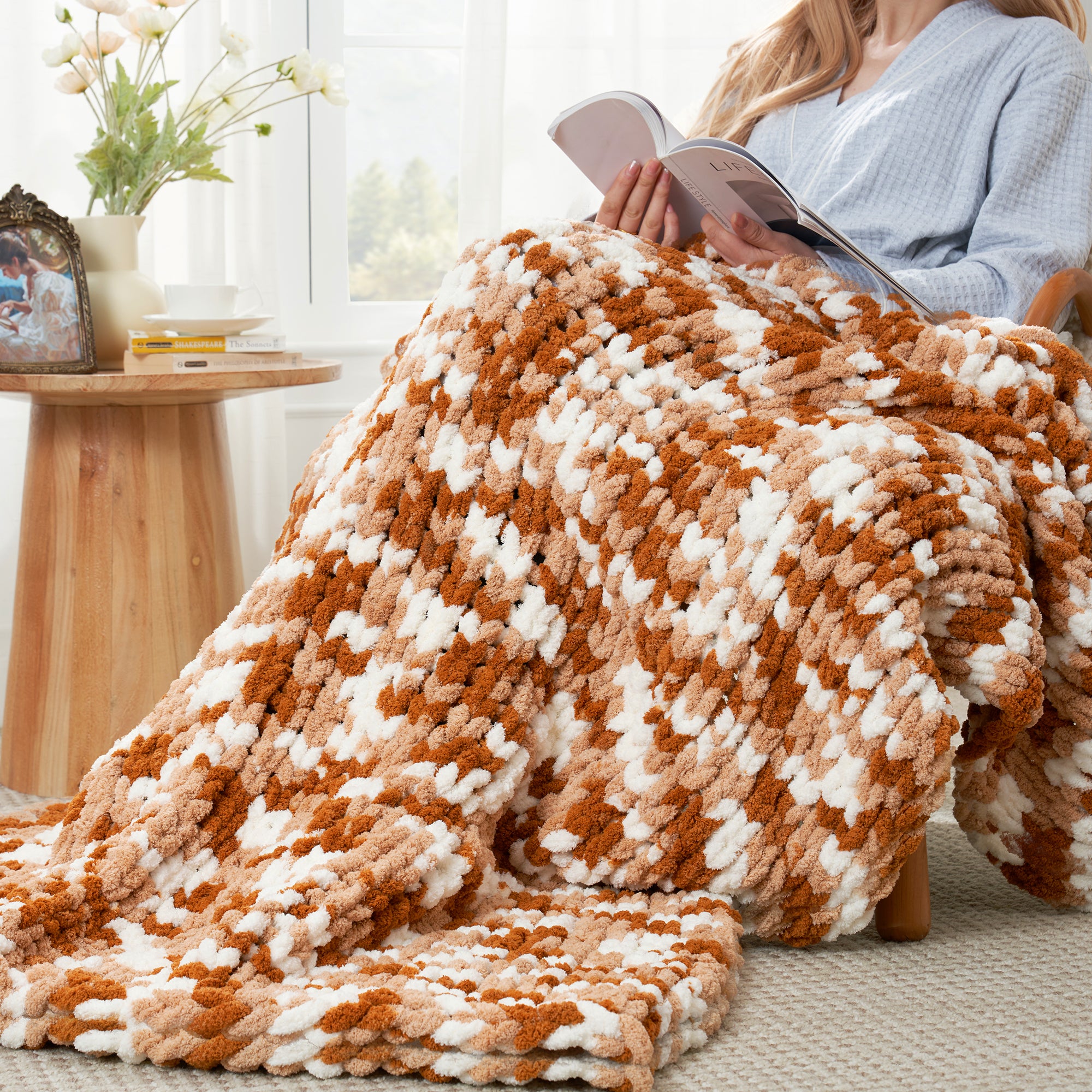 Cozy Bliss X Amélie Home Handmade Chenille Cable Knitted Crochet Throw Blanket