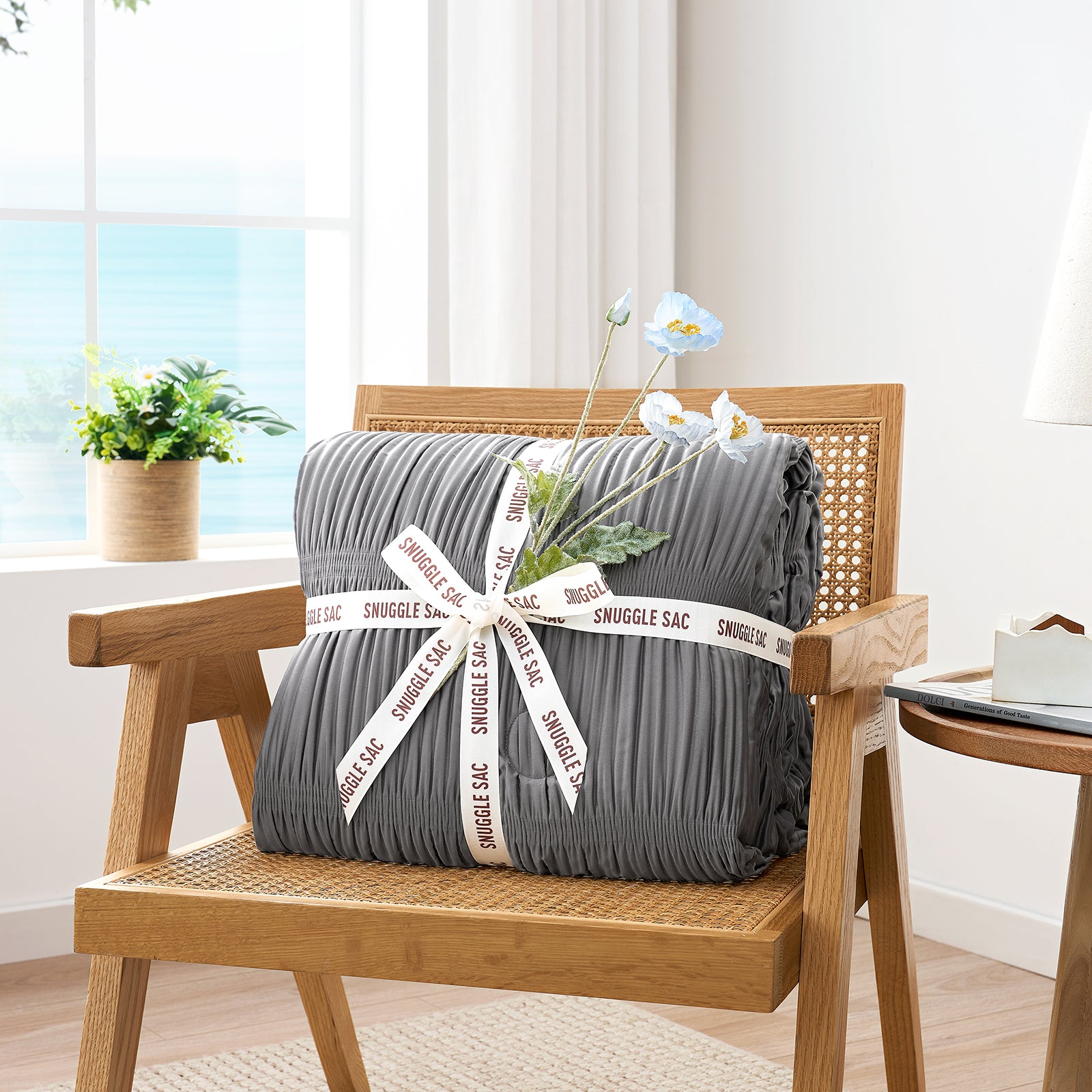 Cooling comforter as a gift, perfect cozy and thoughtful present for better sleep#color_Grey