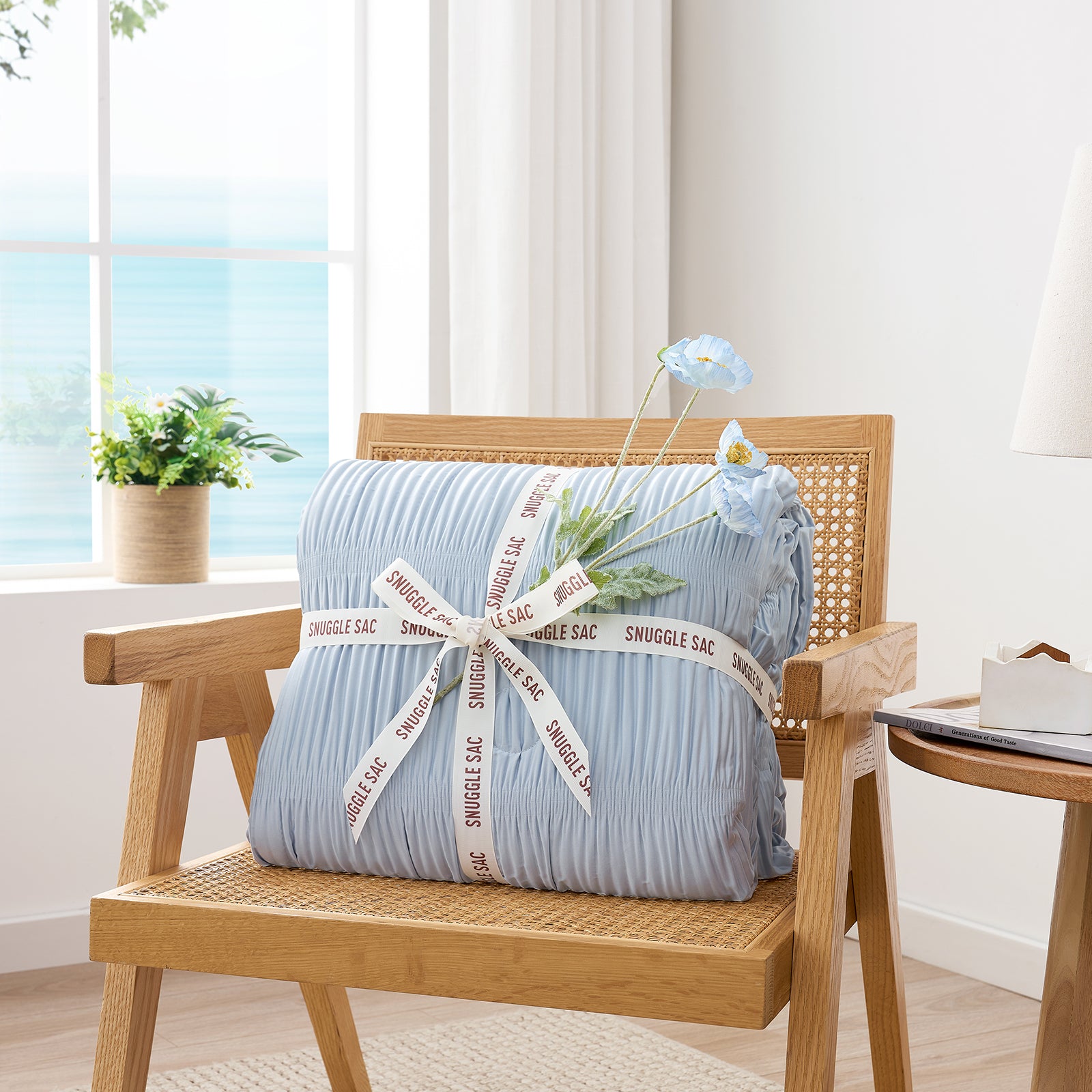 Cooling comforter as a gift, perfect cozy and thoughtful present for better sleep#color_Blue
