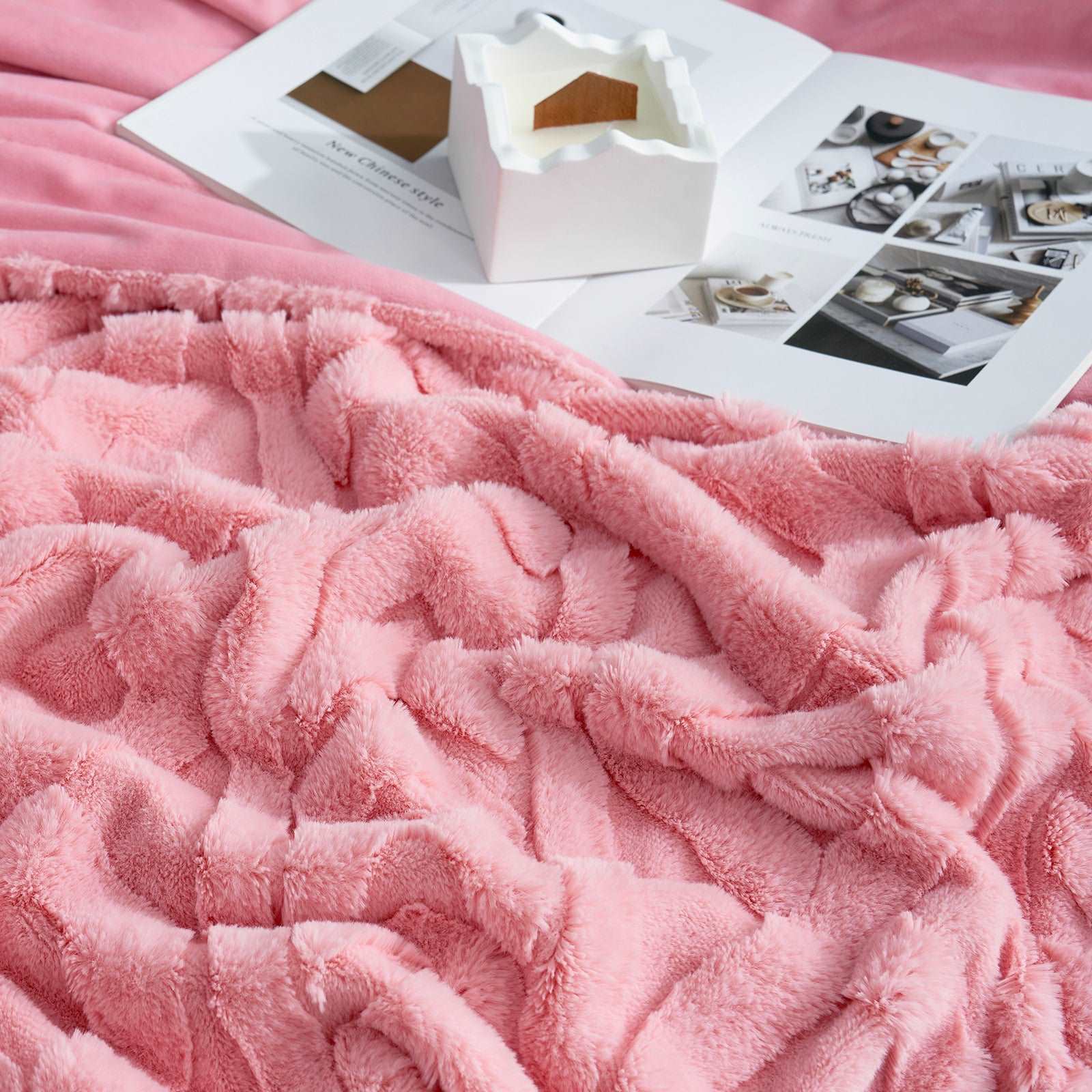 Pink cable knit faux fur throw blanket, cozy blanket for home decor, New Chinese Style book #color_Hot Pink