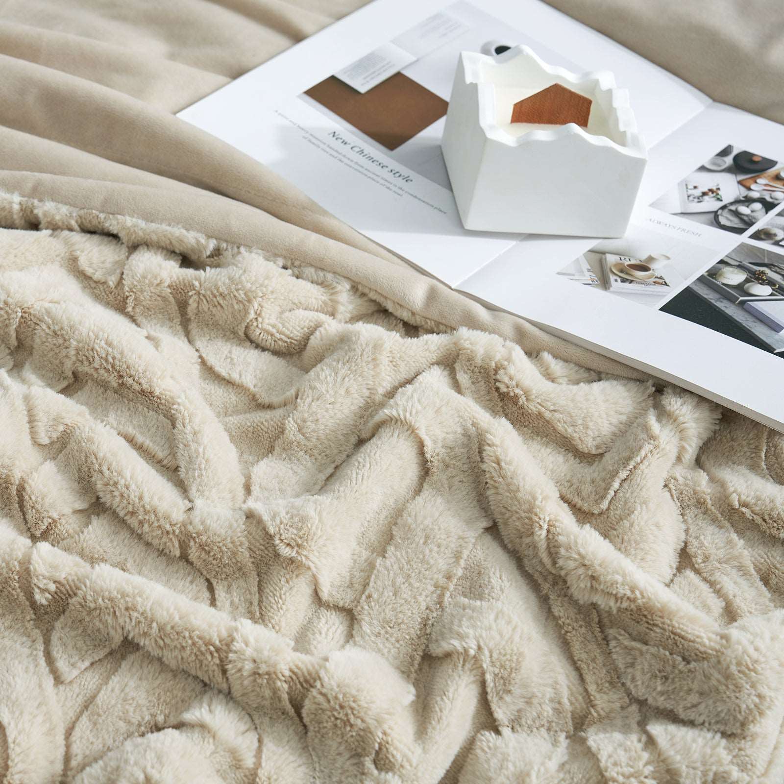 Cozy Bliss faux fur throw blanket, New Chinese Style #color_Khaki