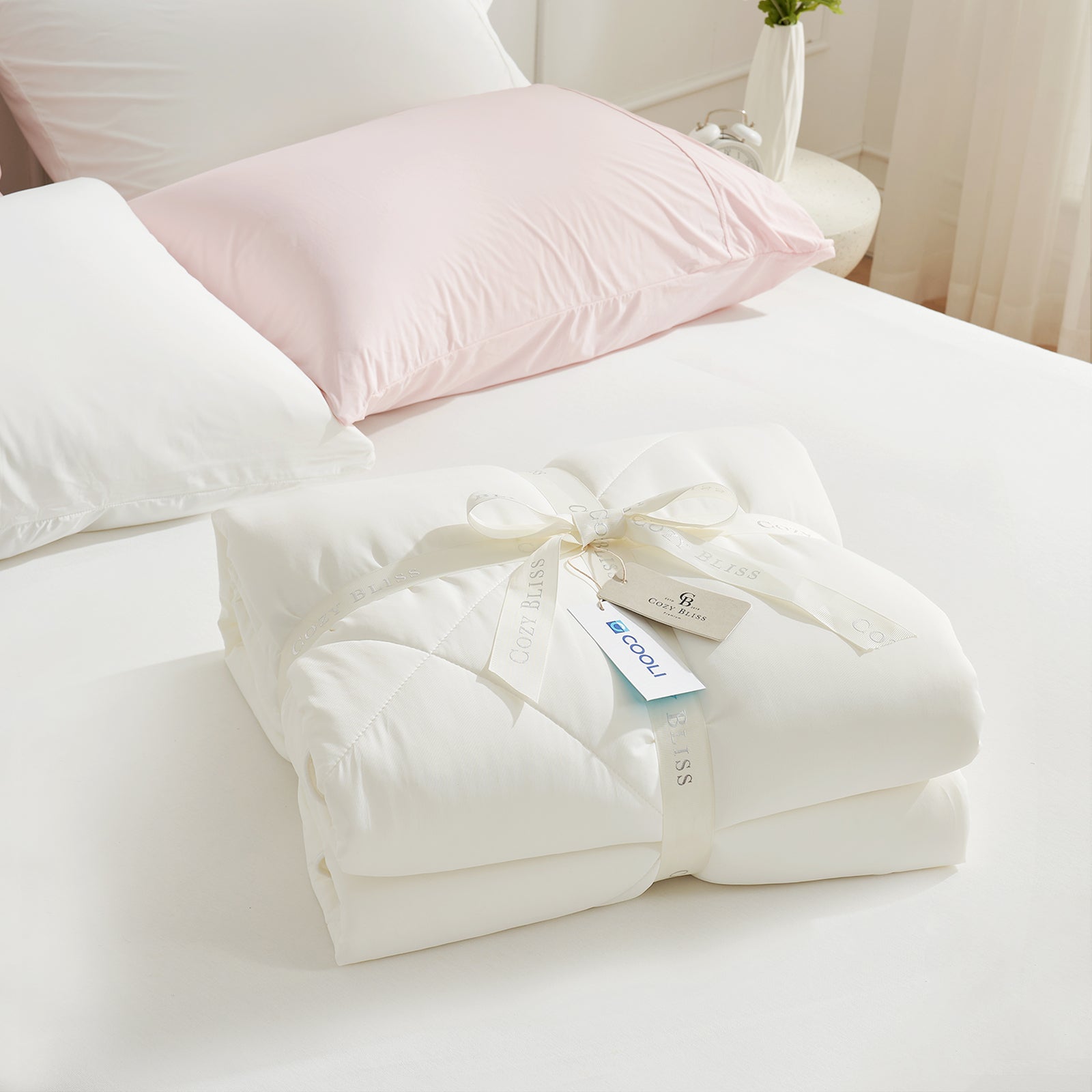 Cozy Bliss cooling blanketgift set, perfect summer gift #Color_Off White