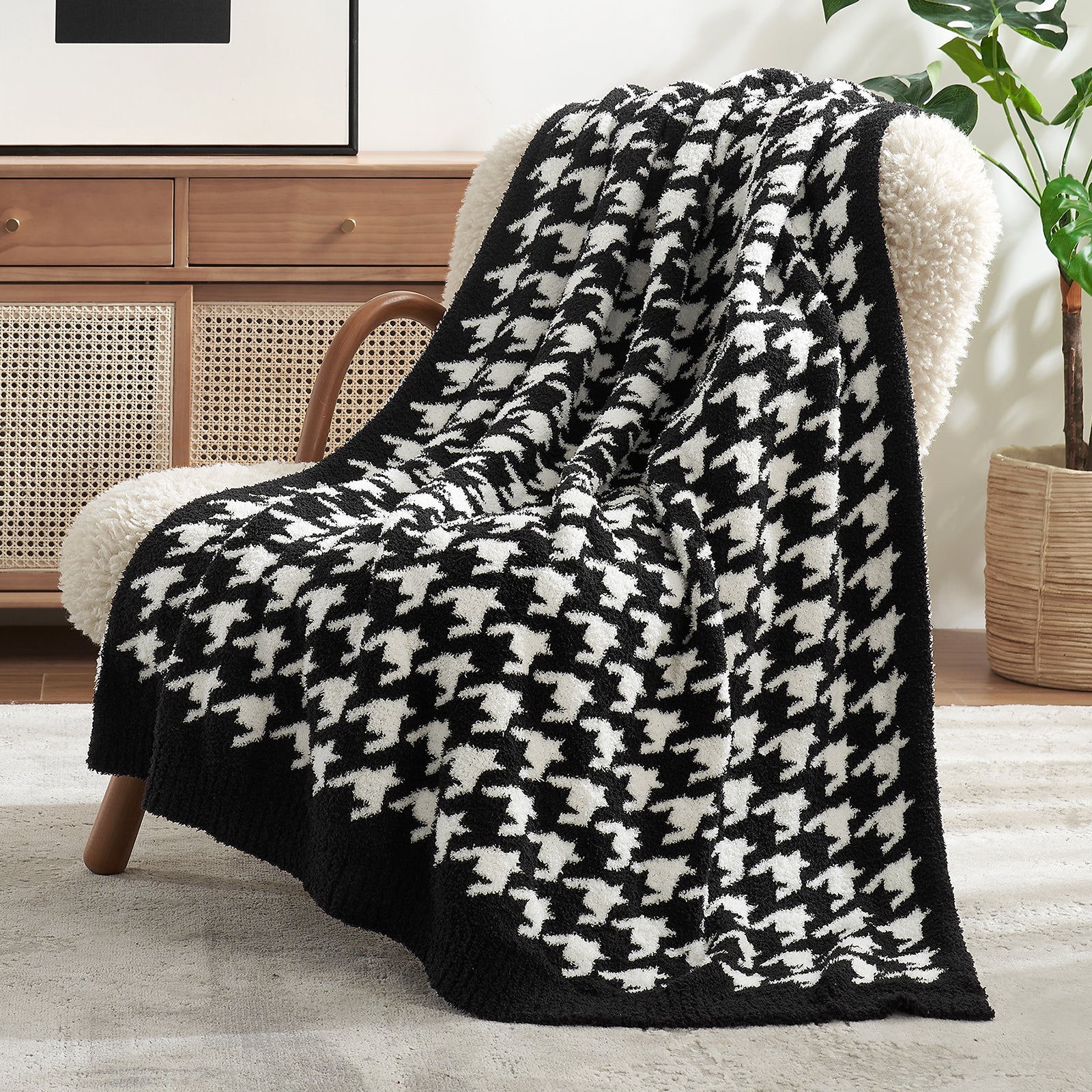 Cozy Bliss x SS Reversible Houndstooth Feather Yarn Throw