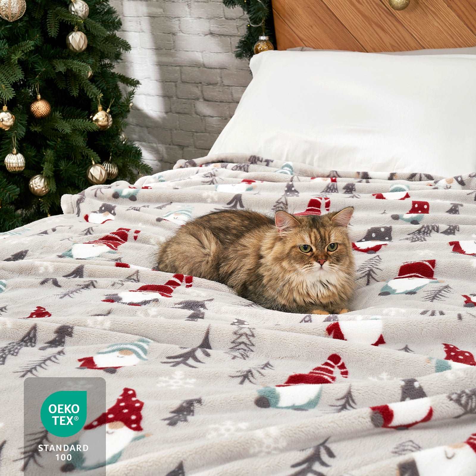 Cozy blanket with gnome pattern and soft cat, Oeko-Tex certified cozy bedding. #color_ Classic Gnome