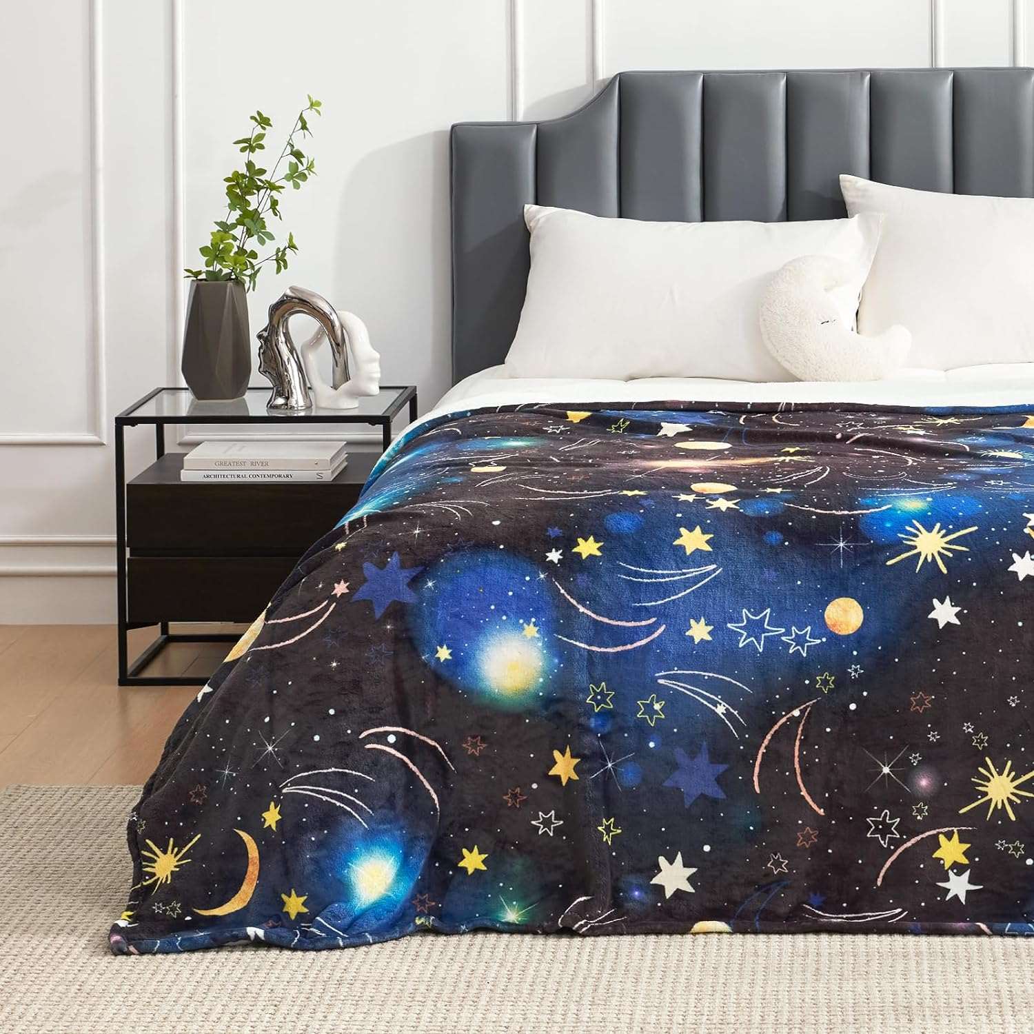 Starry Sky Printed Fleece Blanket on Bed #color_Starry sky