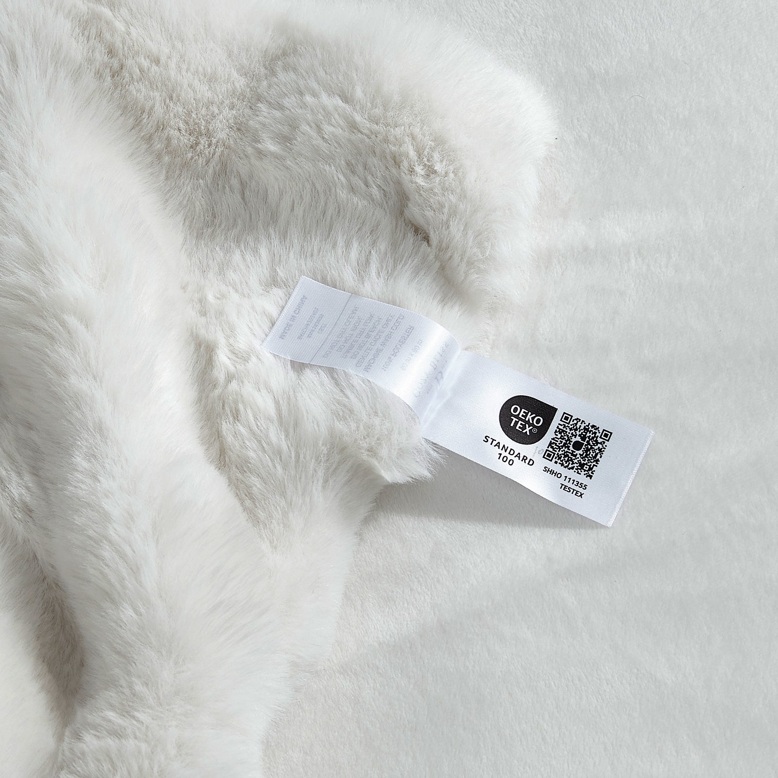 OEKO-TEX certified white Bubble Faux Fur Throw Blanket #color_Cream White