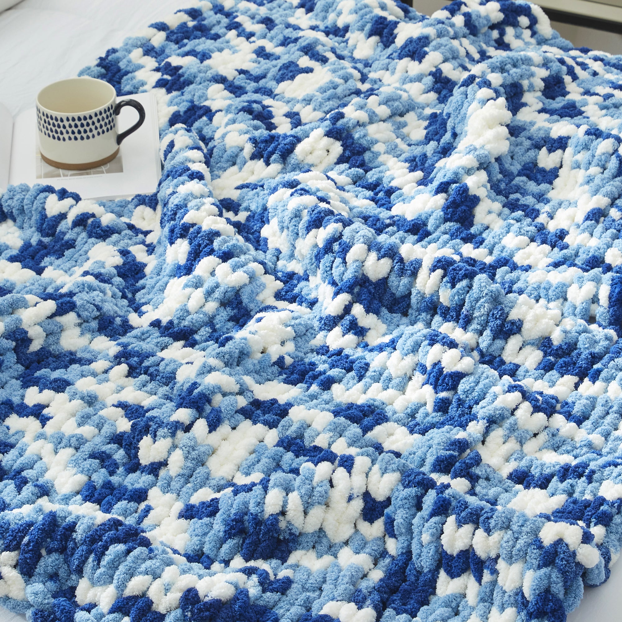 Cozy Bliss X Amélie Home Handmade Chenille Cable Knitted Crochet Throw Blanket