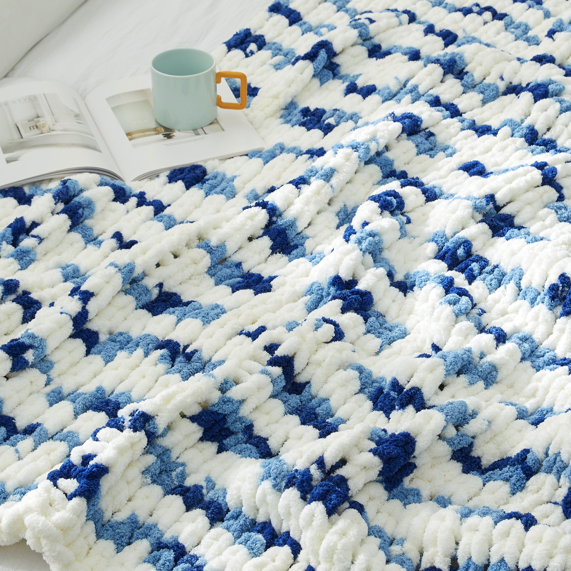 Cozy Bliss X Amélie Home Handmade Chenille Cable Knitted Crochet Throw Blanket