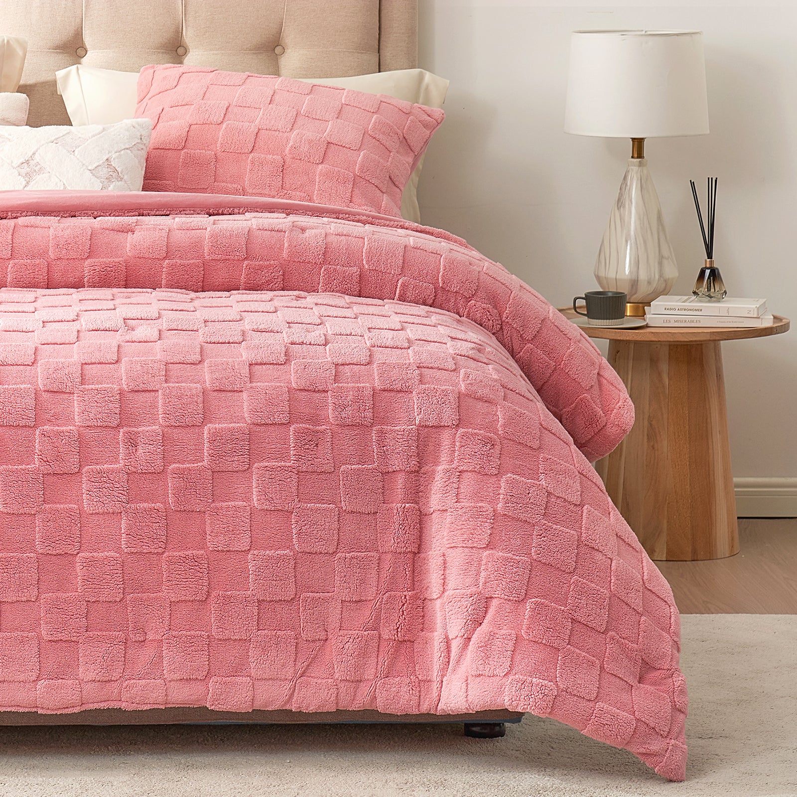 Fluffy Checkered Sherpa Bed Set