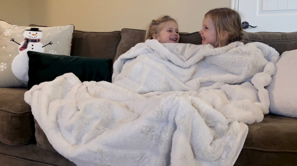 EVERYTHING YOU NEED TO KNOW ABOUT THROW BLANKETS. MOST POPULAR TYPES & SIZES