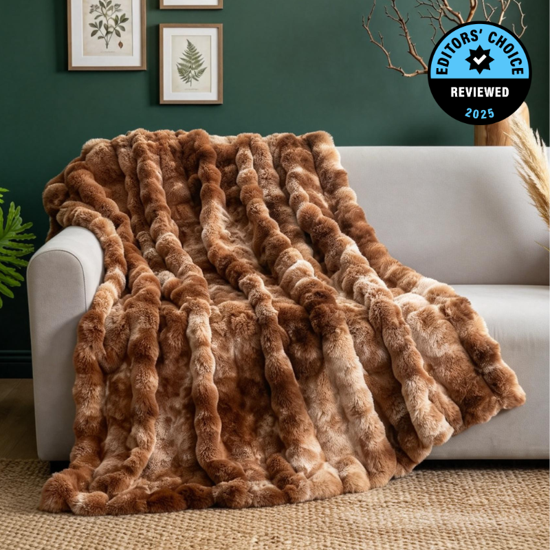 Cozy Bliss Luxurious Bubble Faux Fur Throw Blanket in tie-dye brown front view. #color_Tie-dye Brown
