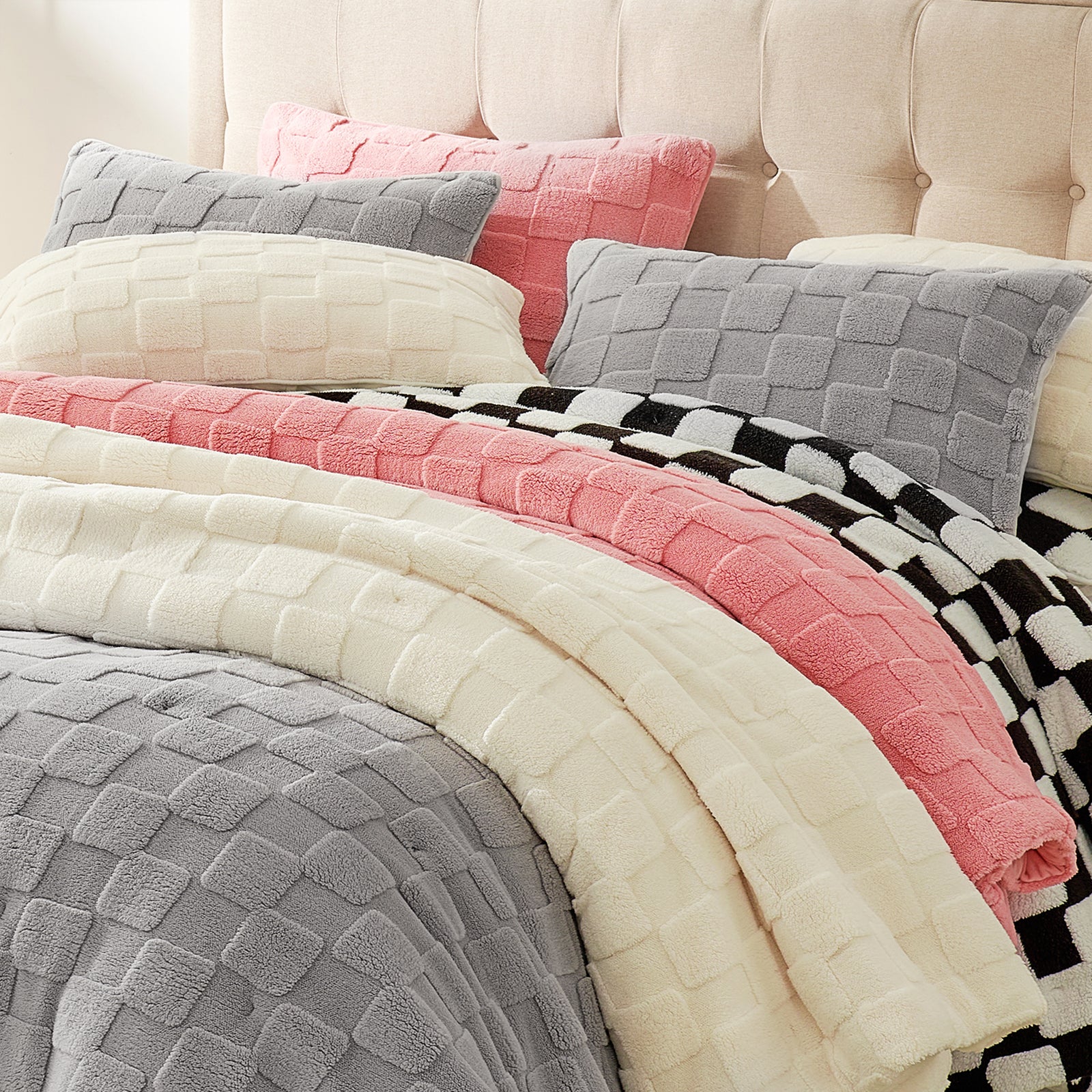 Fluffy Checkered Sherpa Bed Set