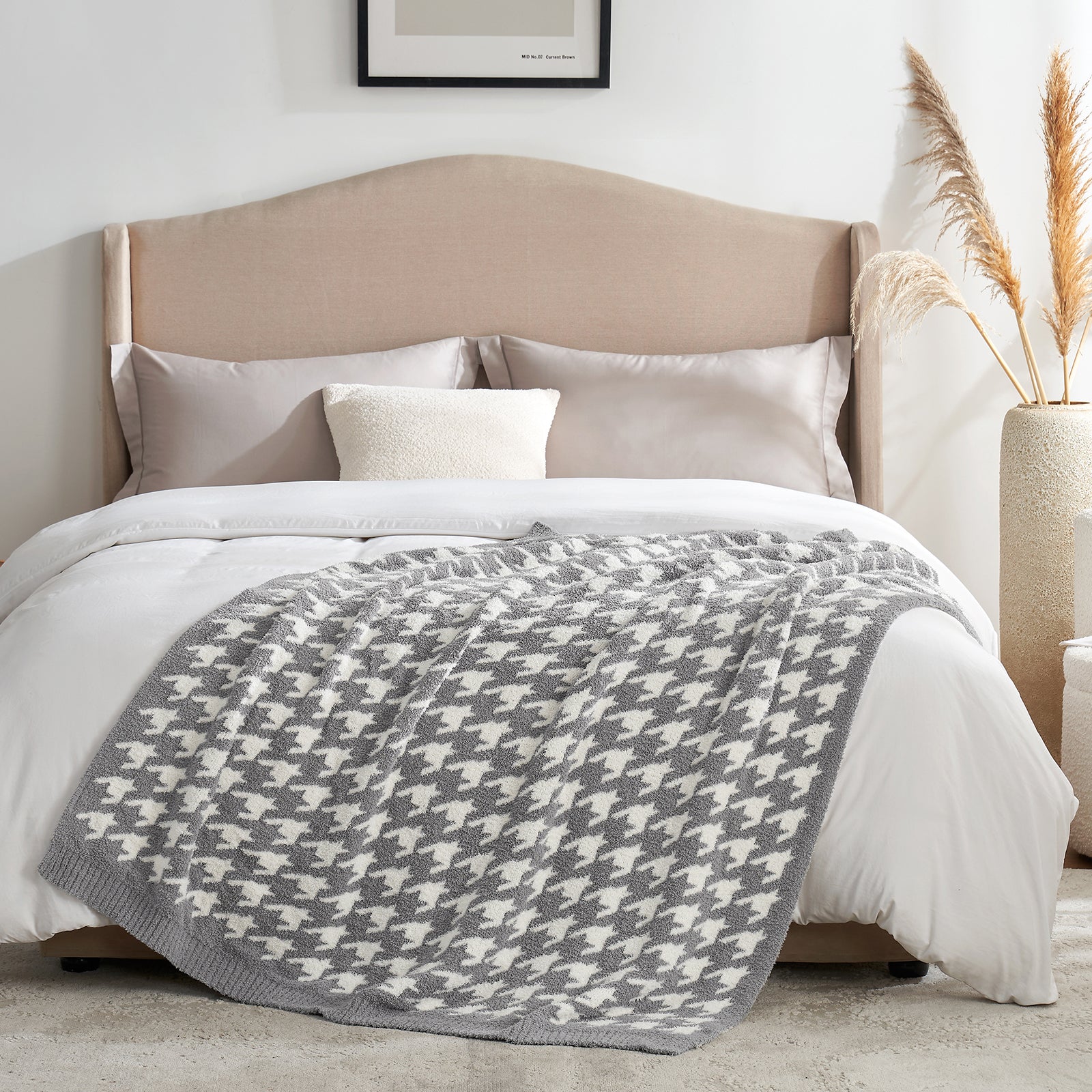 Reversible Houndstooth Feather Yarn Throw