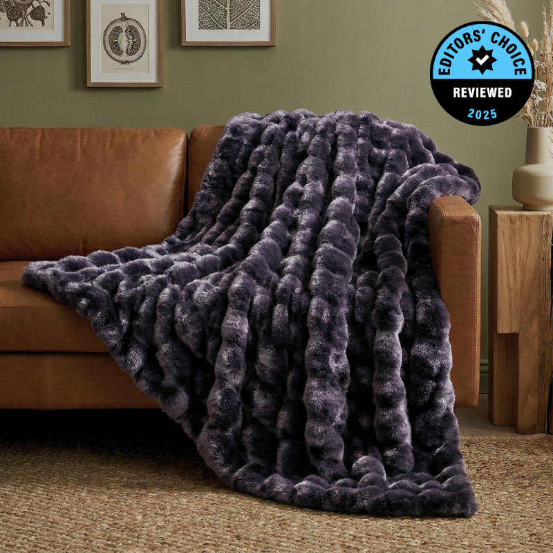 Cozy Bliss Luxurious Bubble Faux Fur Throw Blanket in tie-dye black front view #Color_Tie-dye Black