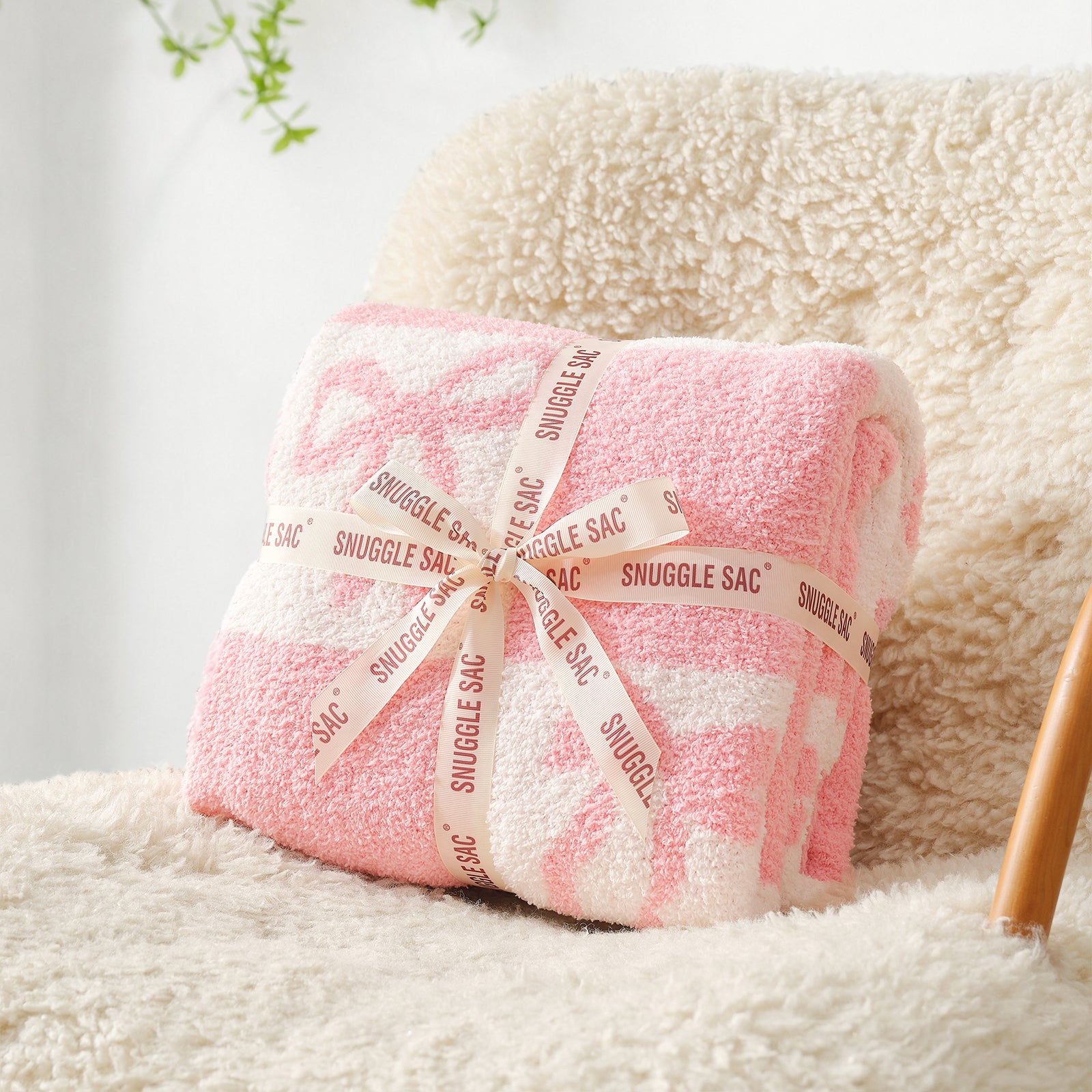 Reversible Checkered Bow Feather Yarn Throw Blanket