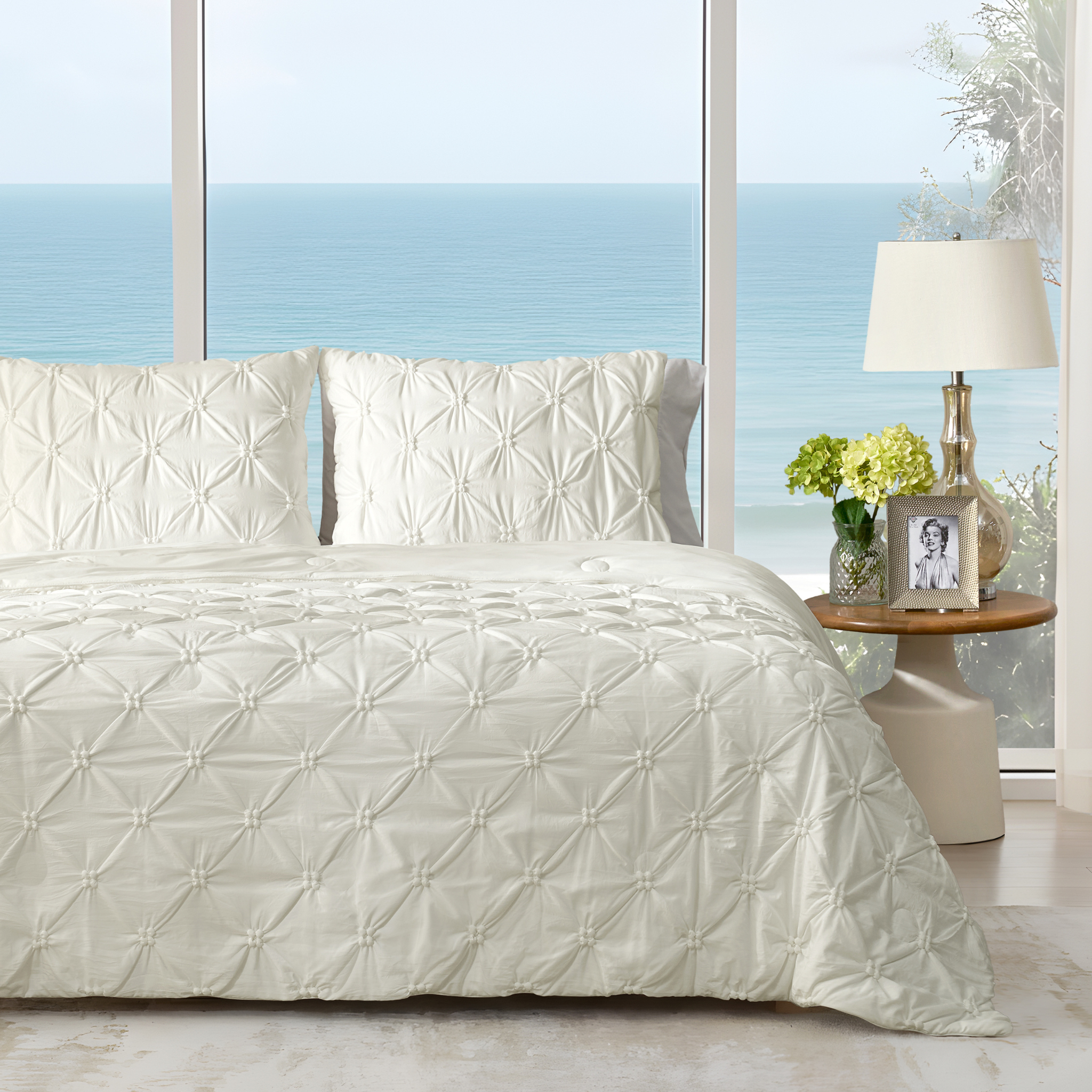 Elegant Pintuck Design Cooling Comforter