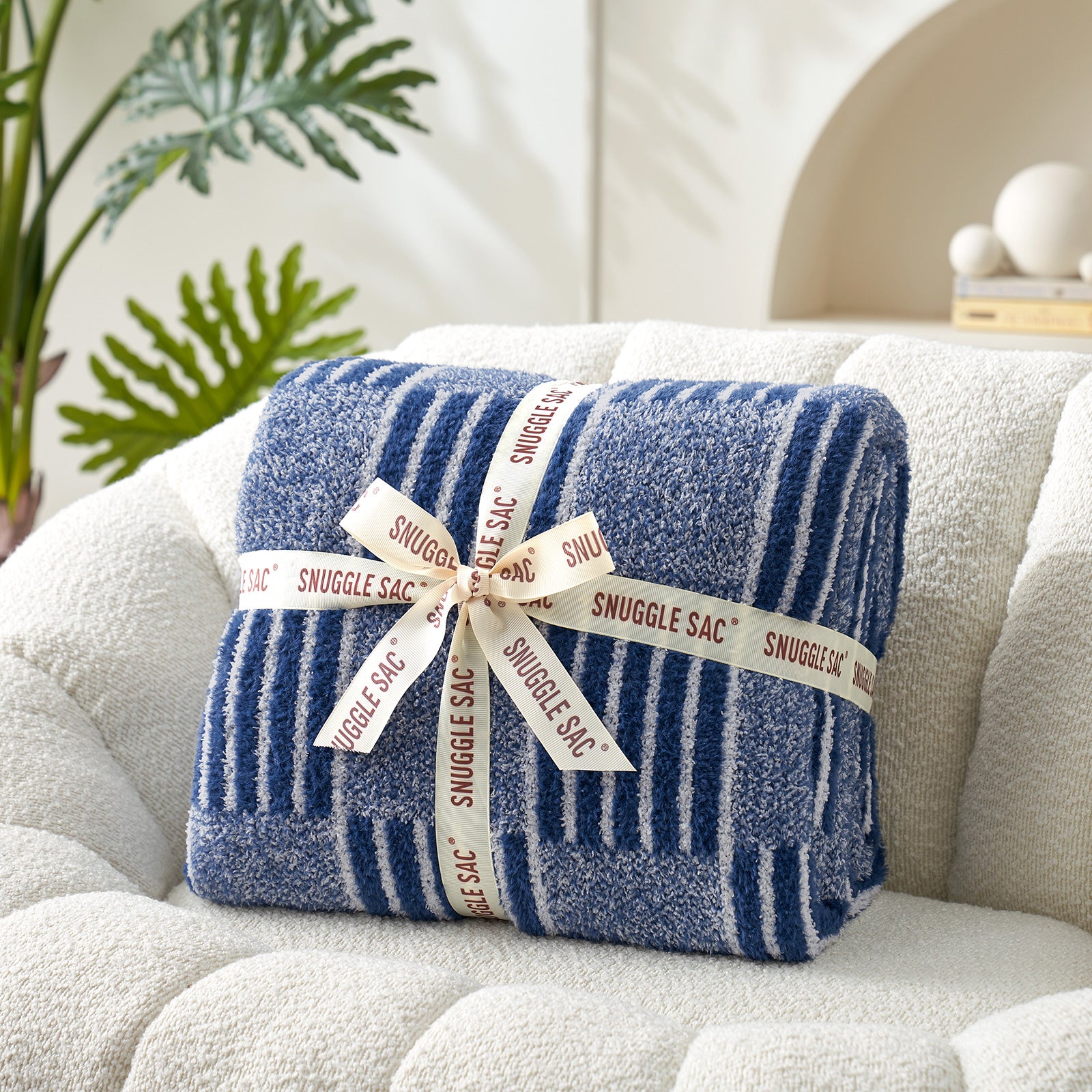 Reversible Heather Checkered Feather Yarn Throw Blanket