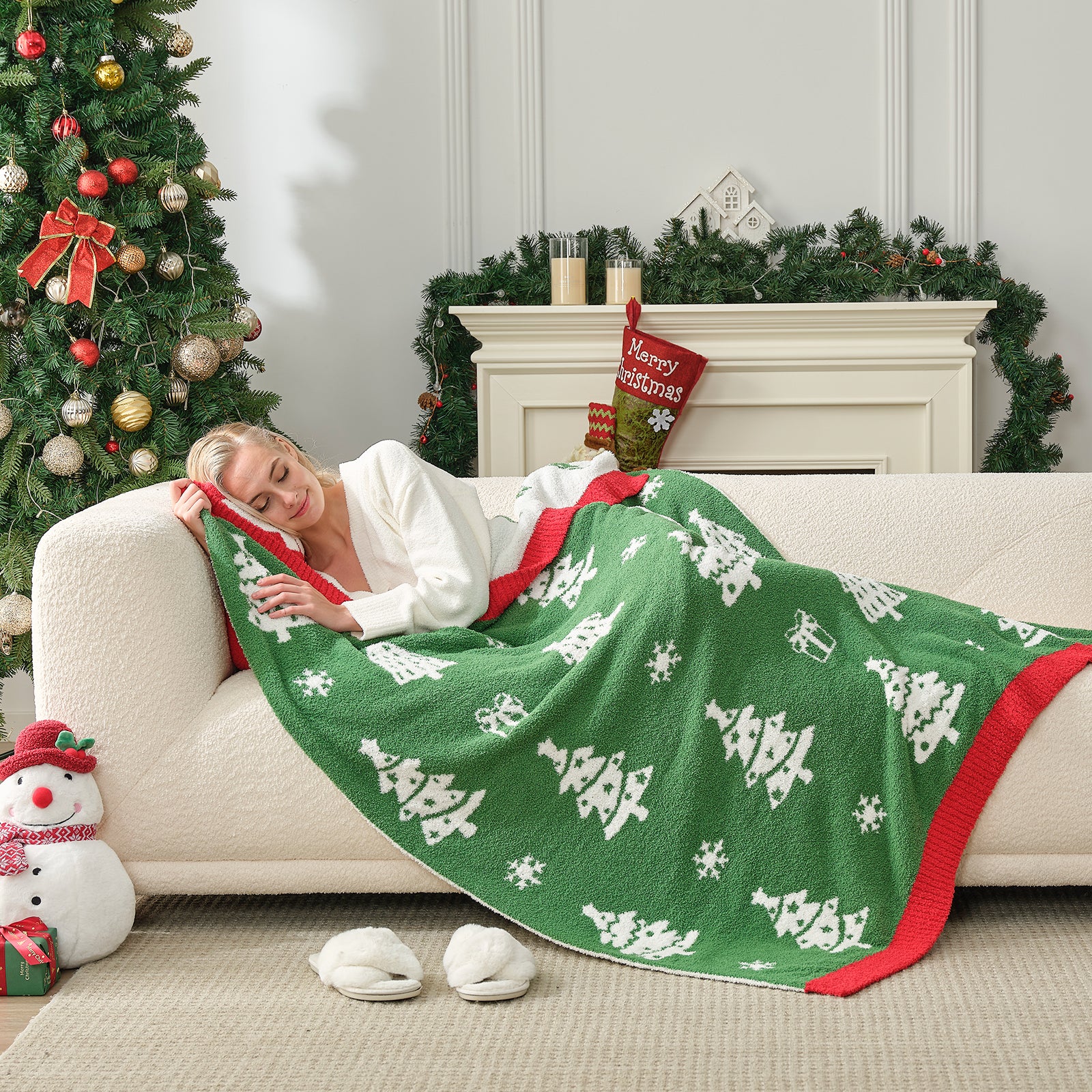 Cozy Bliss x SS Christmas Tree Green Feather Yarn Throw