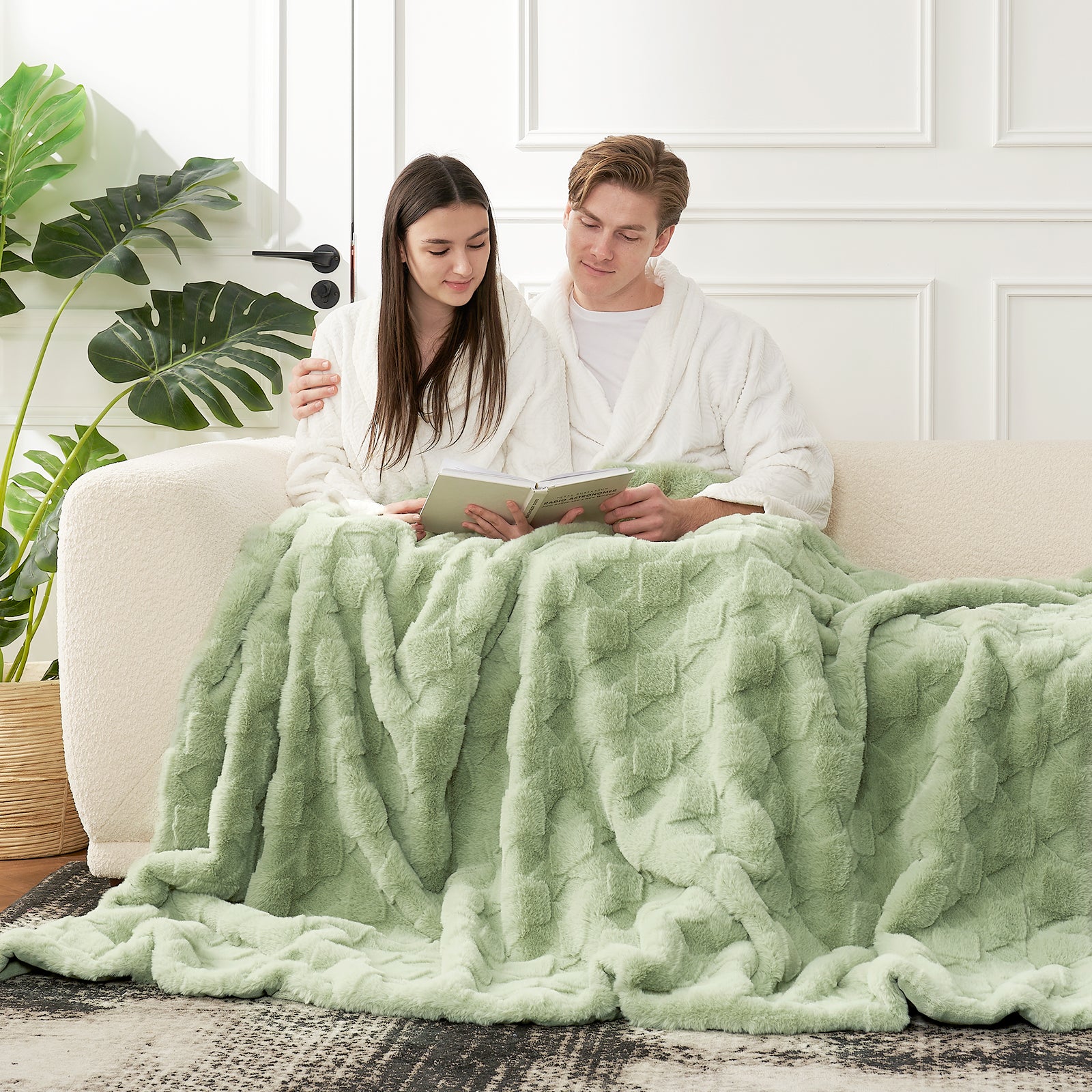 Geom Pattern Faux Fur Throw Blanket
