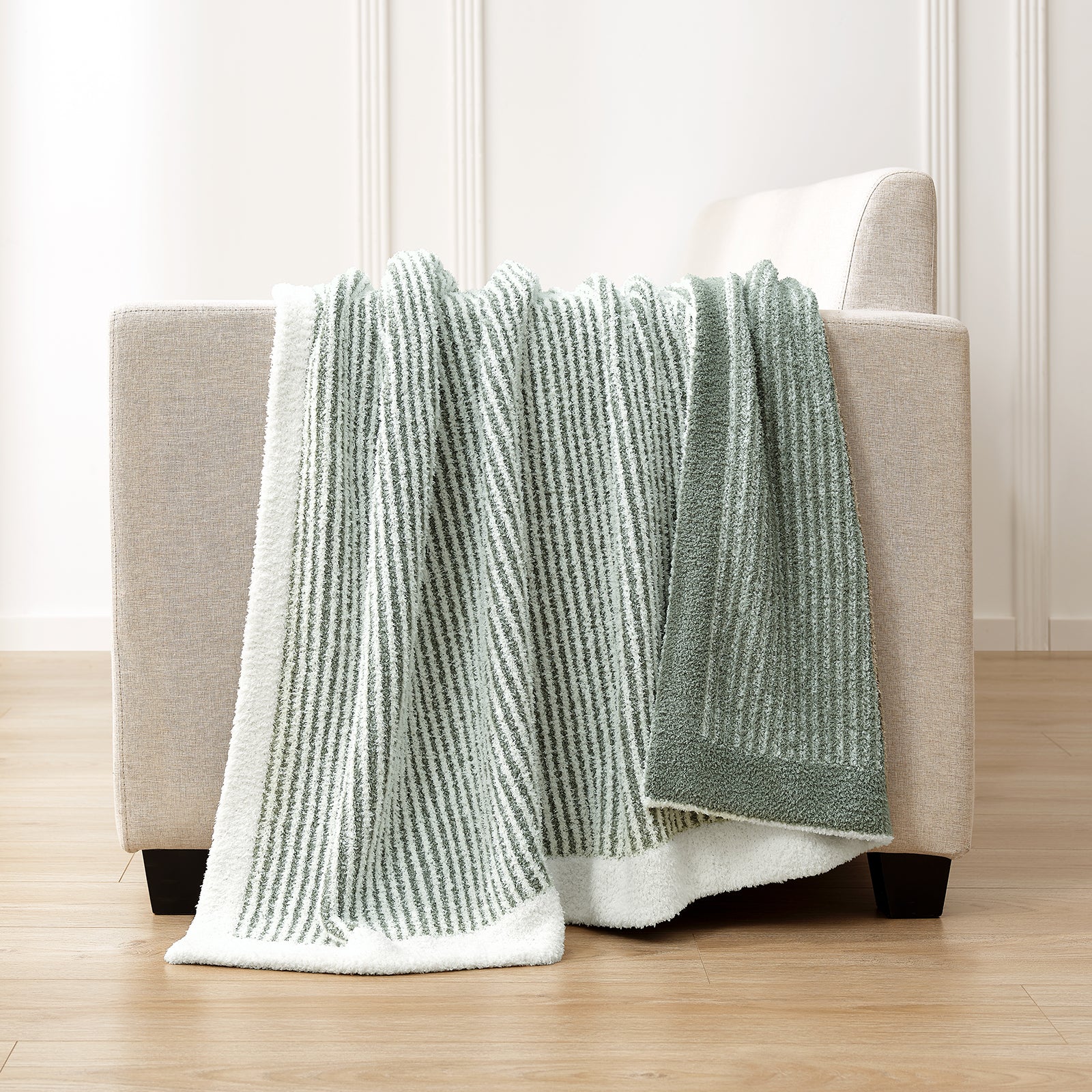 #color_Sage Green & White