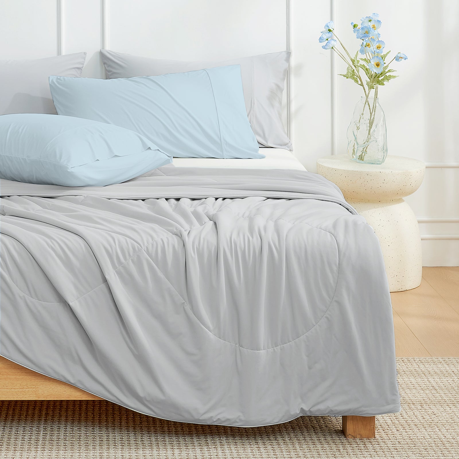 Cozy Bliss Cooling blanketSet in a Modern Bedroom #Color_Grey