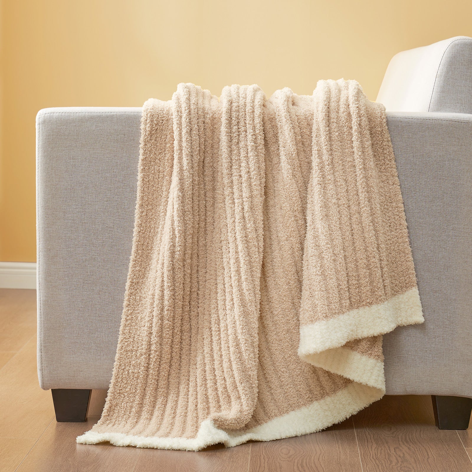 Reversible Soft Ribbed Feather Yarn Throw Blanket