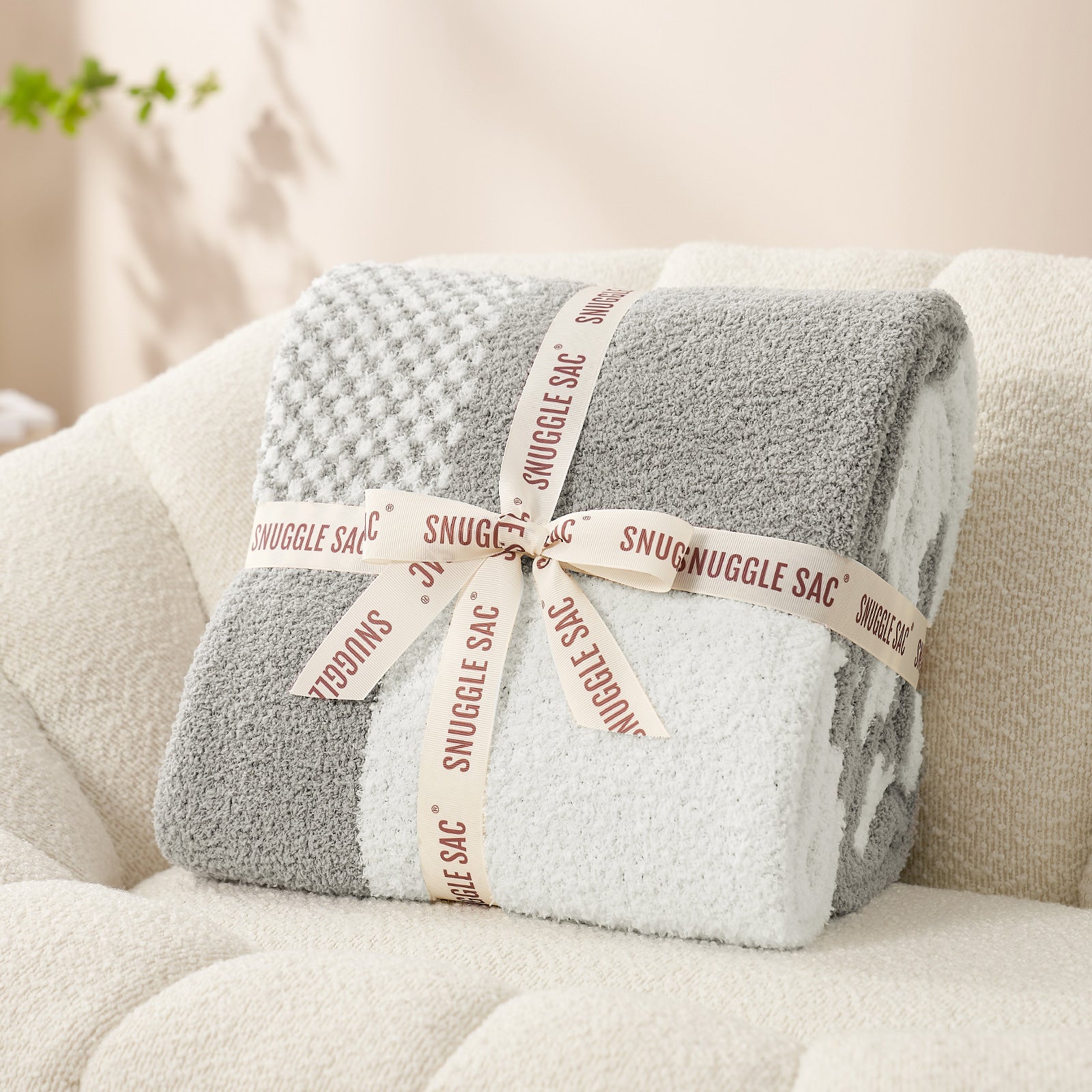 Checkered Feather Yarn Throw Blanket - Romantic Red