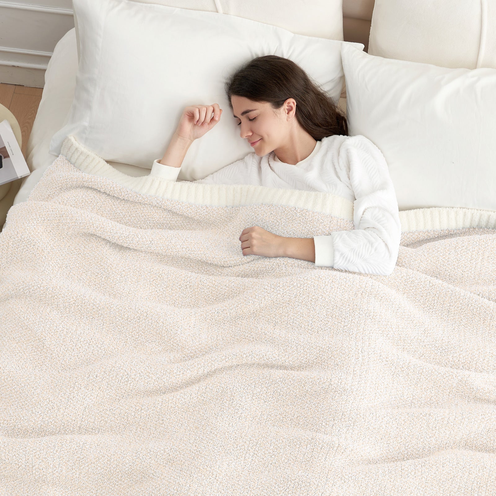 Cozy Bliss x SS Heather Feather Yarn Throw Blanket